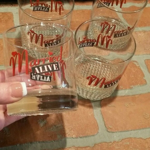 MARRIED ALIVE Cocktail Bar Rock Wine Glasses LOVE SET 4 RARE Broadway Show Humor - Picture 2 of 4